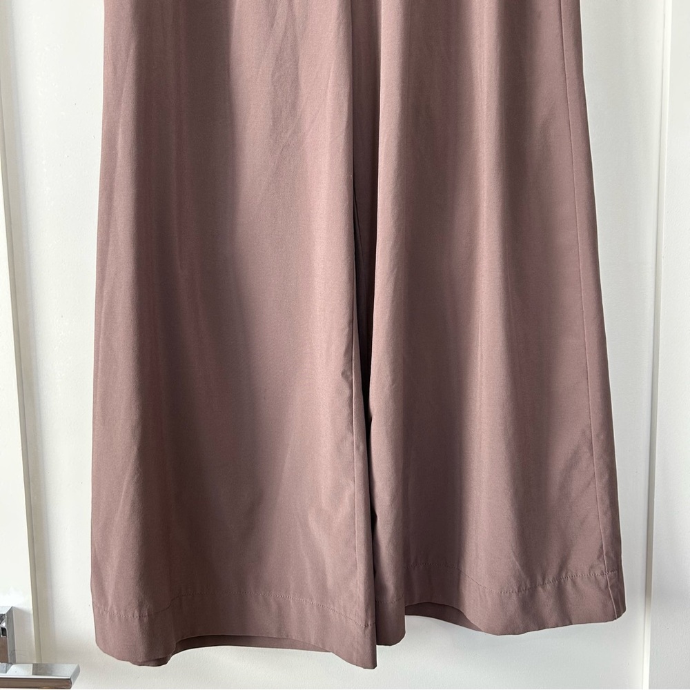 Vuori Wide Leg Lounge Pants in Dusty Taupe - Picture 4 of 10